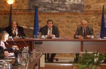 Για τους προϋπολογισμούς των Δήμων: Οι απαιτήσεις της κυβέρνησης και το χρέος των αιρετών