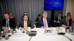 EUROGROUP: «Οι δεσμεύσεις είναι δεσμεύσεις»