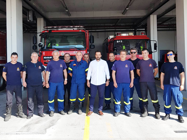 Στην Πυροσβεστική Υπηρεσία Βέροιας ο βουλευτής Τάσος Μπαρτζώκας. Συνεχάρη το προσωπικό για την άρτια αντιμετώπιση των συνεπειών της πρόσφατης θεομηνίας