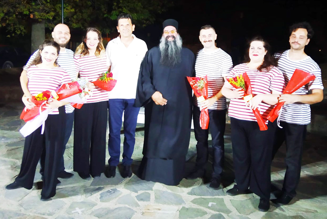 Περιοδεία του ΔΗ.ΠΕ.ΘΕ Βέροιας στις  γειτονιές της πόλης και στις Τοπικές Κοινότητες του Δήμου  με την παράσταση «Το τρελό μικρό πράγμα, που ονομάζεται Έρωτας». Απολογισμό, ευχαριστίες