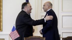 Υπέγραψαν την επικίνδυνη συμφωνία για τις αμερικανικές βάσεις