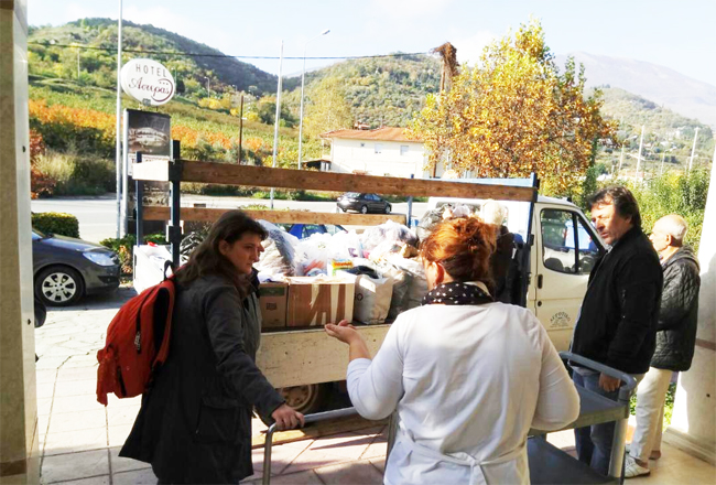 ΕΡΓΑΤΙΚΟ ΚΕΝΤΡΟ ΝΑΟΥΣΑΣ: Επίσκεψη στους Πρόσφυγες