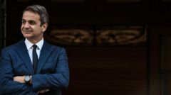 ΚΥΡΙΑΚΟΣ ΜΗΤΣΟΤΑΚΗΣ: Στις προτεραιότητες τα «ματωμένα» πλεονάσματα και τα κλειστά στρατόπεδα για πρόσφυγες
