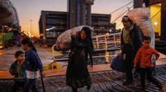 ΓΡΑΦΕΙΟ ΤΥΠΟΥ ΤΗΣ ΚΕ ΤΟΥ ΚΚΕ Τα μέτρα της κυβέρνησης ενισχύουν τον εγκλωβισμό και την καταστολή των αιτούντων άσυλο . Να αυξηθεί η αλληλεγγύη του λαού