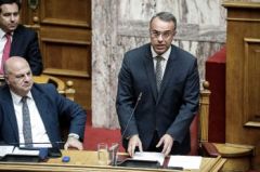 «Αισιοδοξία» για το κεφάλαιο, «ρεαλισμός» της φτώχειας για το λαό