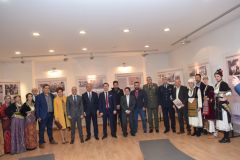 Ο  Υφυπουργός Εσωτερικών (Μακεδονίας  Θράκης) κ. Θεόδωρος Καράογλου εγκαινίασε στη Νάουσα την περιοδική έκθεση «Η Ελληνίδα στον πόλεμο»