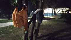 Δείγμα αλληλεγγύης: Μπουφάν στα δέντρα της Έδεσσας για εκείνους που έχουν πραγματική ανάγκη!