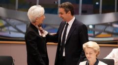 ΣΥΝΑΝΤΗΣΗ ΜΗΤΣΟΤΑΚΗ με ΛΑΓΚΑΡΝΤ: Ικανοποίηση για το μπαράζ αντιλαϊκών νομοσχεδίων της κυβέρνησης