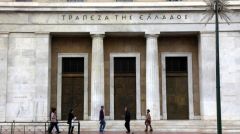 Στη Βουλή το νομοσχέδιο με κρατικές εγγυήσεις στις τράπεζες για τα «κόκκινα» δάνεια