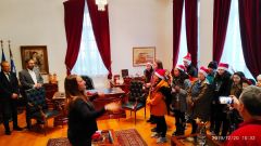 Τα χριστουγεννιάτικα κάλαντα  στο Δήμαρχο Βέροιας 