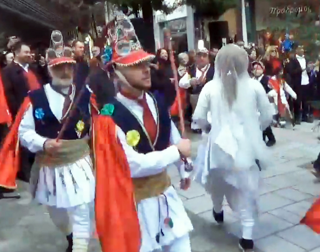 Το έθιμο των Μωμόγερων