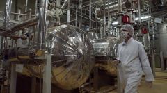 Η Τεχεράνη ανακοινώνει νέα βήματα απομάκρυνσης από τη συμφωνία για το πυρηνικό της πρόγραμμα