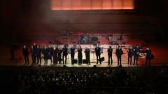 ΟΙΚΟΓΕΝΕΙΑ ΘΑΝΟΥ ΜΙΚΡΟΥΤΣΙΚΟΥ: «Πώς τιμάει μια χώρα τους δημιουργούς της;»