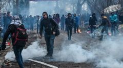 ΟΗΕ: Τουλάχιστον 13.000 πρόσφυγες και μετανάστες στα ελληνοτουρκικά σύνορα