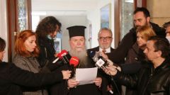 Ανοικτές «μόνο για προσευχή» οι εκκλησίες και «λιτή τέλεση» της κυριακάτικης λειτουργίας