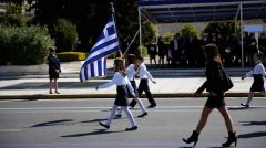 Ακύρωση των παρελάσεων αποφασίστηκε σε σύσκεψη στο Μαξίμου