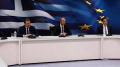 Δεν τους ξεπλένει...