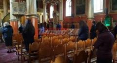Η Εκκλησία ζητά να λειτουργούν οι ναοί κεκλεισμένων των θυρών