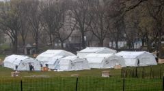 ΗΠΑ: Αυξάνονται οι νεκροί την ώρα που το σύστημα υγείας δείχνει την απανθρωπιά του