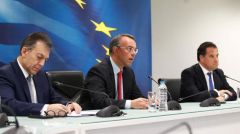 ΑΝΑΚΟΙΝΩΣΕΙΣ ΥΠΟΥΡΓΩΝ ΓΙΑ ΤΟΝ ΑΠΡΙΛΙΟ:Απροστάτευτοι οι εργαζόμενοι  Το κράτος πληρώνει τους τόκους δανείων επιχειρήσεων