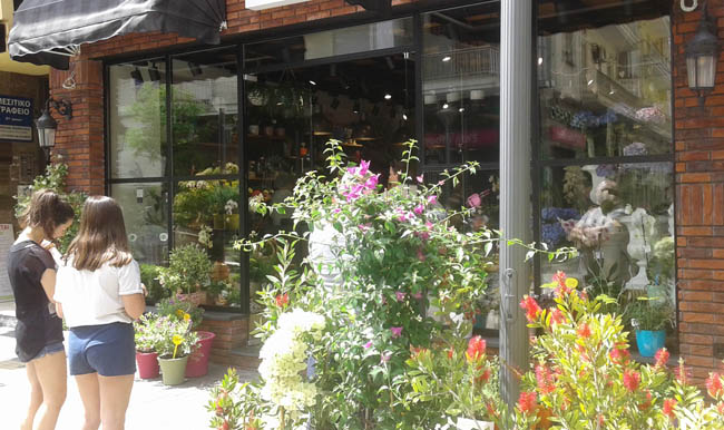 Ουρές στα ανθοπωλεία….