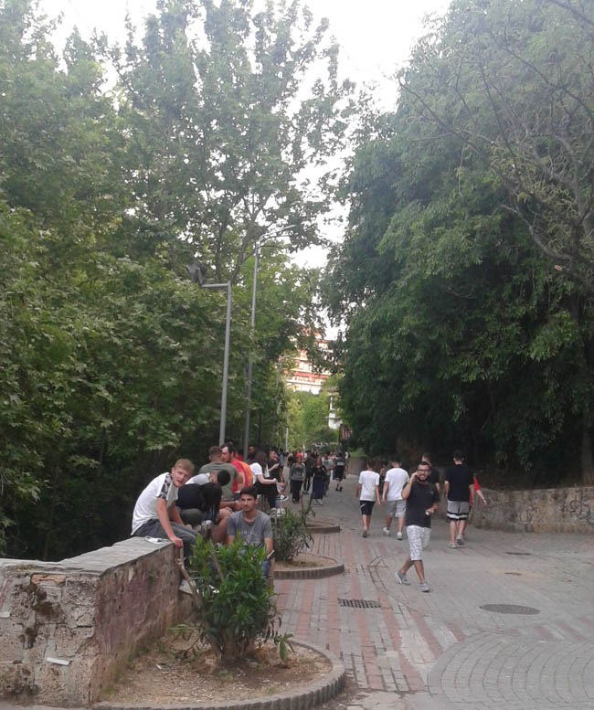 Έγινε νεανικό στέκι η Μπαρμπούτα!