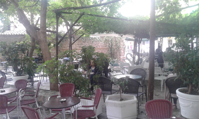 Τα καταστήματα εστίασης, τα τραπεζοκαθίσματα και τα πραγματικά τους προβλήματα