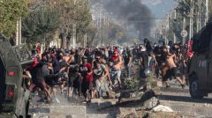 ΧΙΛΗ: Μαζικές διαδηλώσεις σε φτωχές συνοικίες για την πείνα που αυξάνεται εν μέσω κορονοϊού