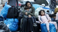 Προχωρά αποφασιστικά στις «εξώσεις» προσφύγων η κυβέρνηση