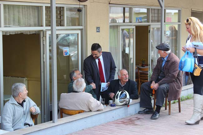 Περιοδεία υποψηφίου Δημάρχου και συμβούλων του συνδυασμού «Παπαγιάννης Ιωάννης- Δικαίωμα για Νέα Βέροια» στην οδό Πιερίων της Βέροιας