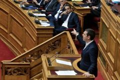 «Λασπομαχίες» στο βούρκο του συστήματος που από κοινού υπηρετούν