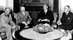 ΑΝΑΚΟΙΝΩΣΗ ΤΗΣ ΠΕΑΕΑ / ΔΣΕ : Ανιστόρητες οι δηλώσεις της ΕΕ ταύτισης κομμουνισμού με τον φασισμό