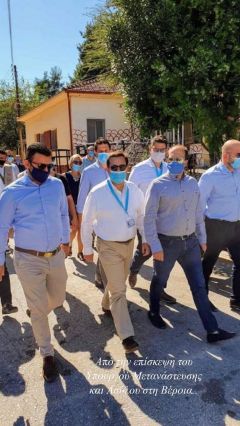 Μηταράκης: Επισκέφθηκε τις δομές Αλεξάνδρειας, Βέροιας και Κάτω Μηλιάς 