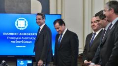 Σε καραντίνα Αδ. Γεωργιάδης, Ν. Παπαθανάσης και Γ. Πλακιωτάκης