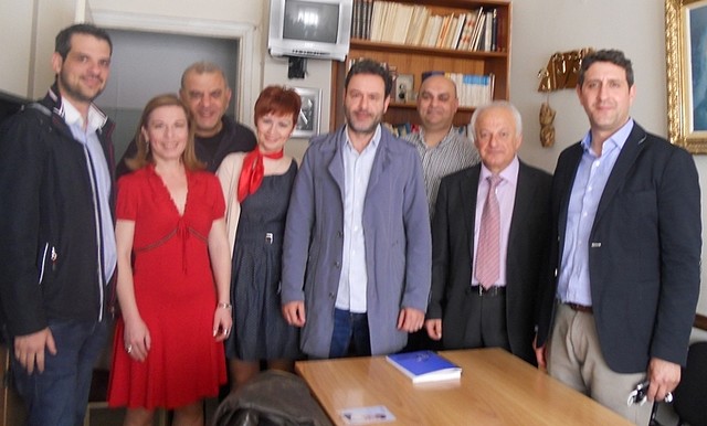 Δεν μπορεί να είσαστε έτσι ...στην ίδια πλευρά…