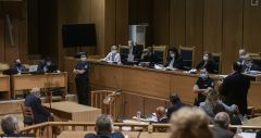 Δίκη Χρυσής Αυγής: Συνεχίζεται αύριο.Τι επικαλέστηκαν για την αναστολή των ποινών σήμερα
