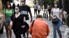 Από σήμερα τα νέα μέτρα για την πανδημία με κριτήριο τις αντοχές της οικονομίας και όχι τη δημόσια υγεία