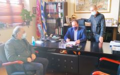Υπογράφτηκε η σύμβαση για τη διαμόρφωση και τη δημιουργία γηπέδων, στο 1ο Λύκειο Βεροίας, και στο  9ο Δημοτικό σχολείο Δ. Βέροιας