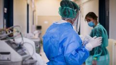 Αφού «θησαύρισαν»…μπαίνει πλαφόν στις τιμές των τεστ ανίχνευσης κορονοϊού