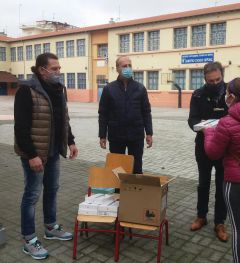 Πραγματοποιήθηκε σήμερα η παράδοση δέκα tablets σε μαθητές και μαθήτριες του 6ου Δημοτικού Σχολείου Βέροιας