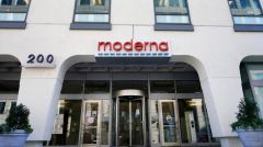 Η «Moderna» εκτιμά ότι το εμβόλιό της ίσως προσφέρει προστασία για έως 2 χρόνια