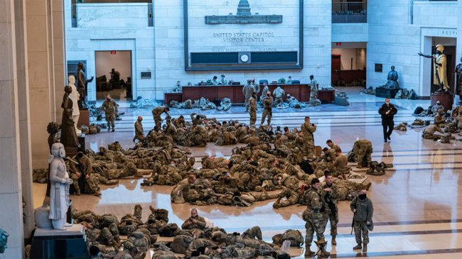 «Στρατοκρατούμενο» Καπιτώλιο...
