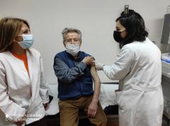 Όχι στην επικοινωνιακή διαχείριση των εμβολιασμών