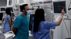 ΟΕΝΓΕ: Κατέθεσε αναφορά στην Εισαγγελία για τους διασωληνωμένους εκτός ΜΕΘ