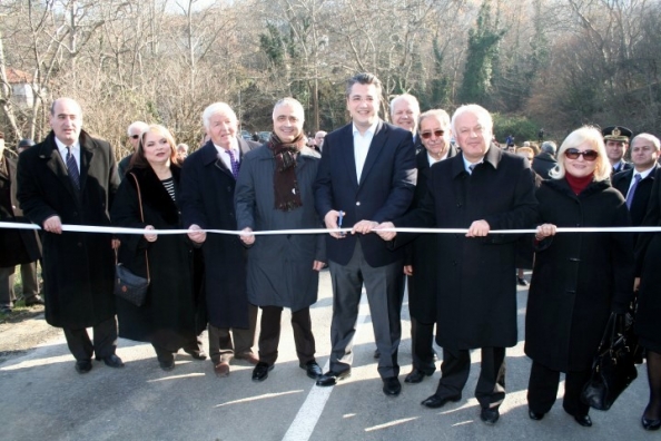 Τα εγκαίνια , τα χαμόγελα και τα πραγματικά προβλήματα…