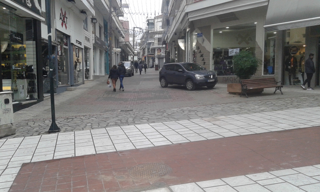 Γιατί άραγε ανοικτά Κυριακάτικα;