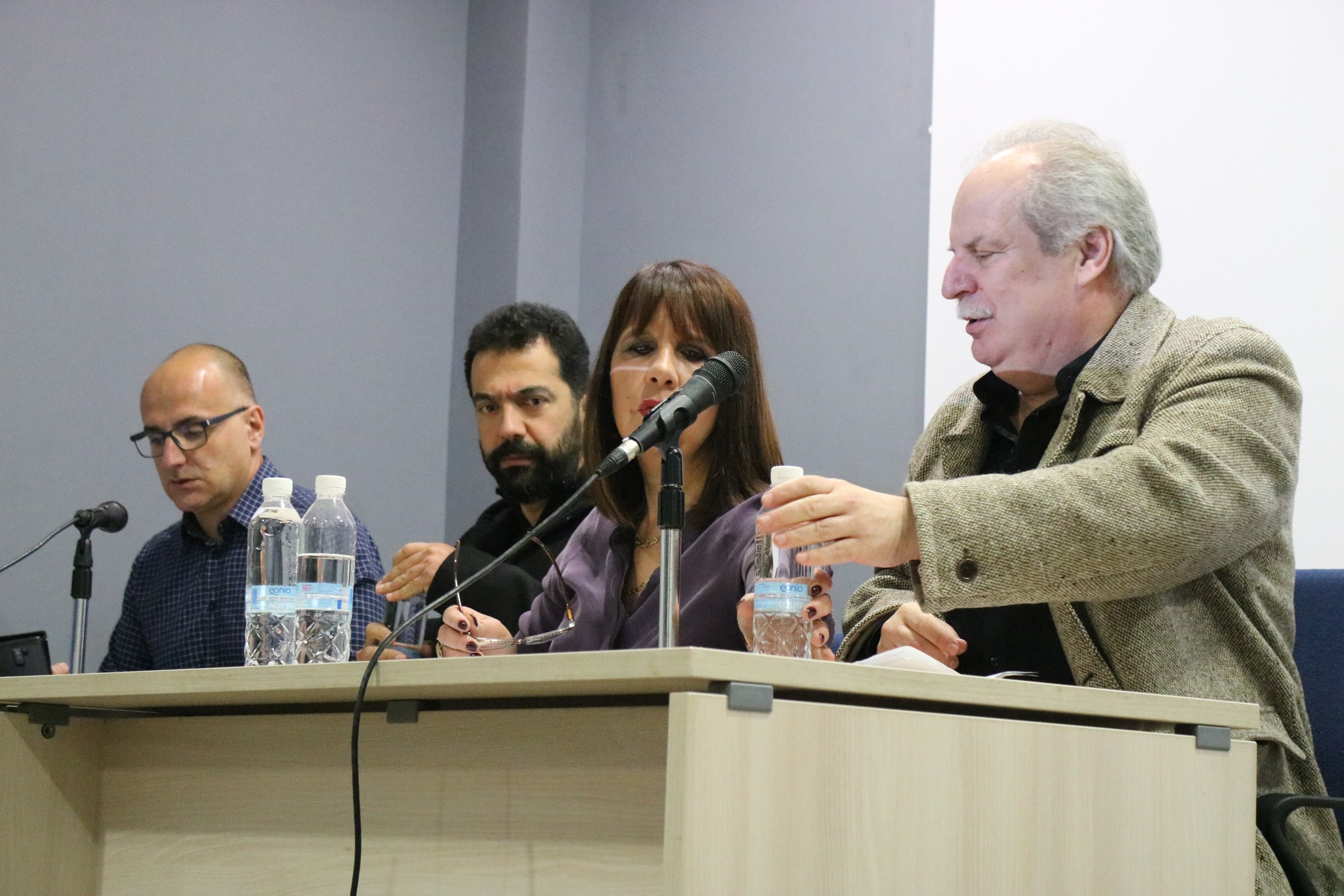 Για το βιβλίο του Αλέκου Χατζηκώστα «29 ΣΤΙΓΜΕΣ»