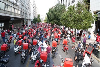 "Δυο γάιδαροι μαλώνανε"...