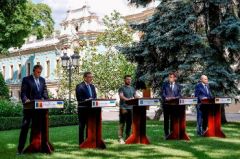 Δεσμεύσεις για περισσότερα όπλα και παζάρια για συμβιβασμό με «ανταλλάγματα»