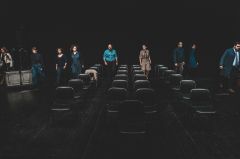 Η θεατρική παράσταση «Πέντε Σιωπές» για την Παγκόσμια Ημέρα για την Εξάλειψη της Βίας κατά των Γυναικών